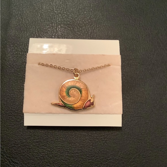 NEW Cloisonné Snail Necklace peach green gold - Picture 3 of 5